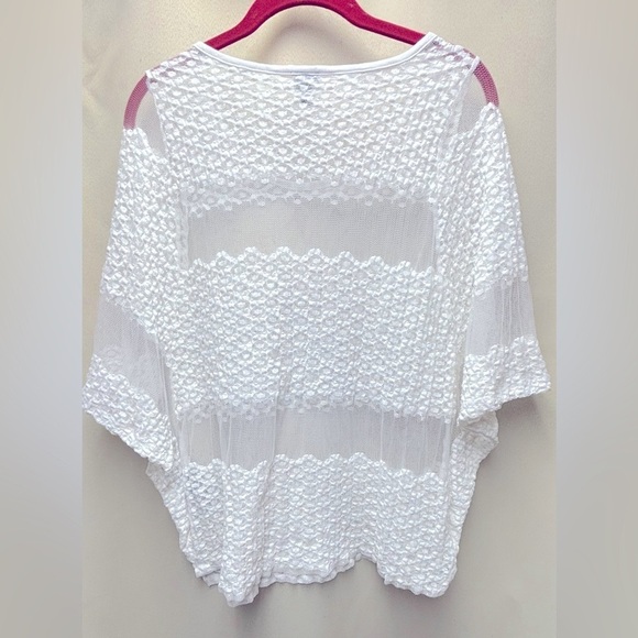 Tops - Rafaella White Lace Top Size Large